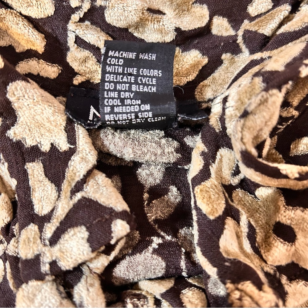 New York & Company Retro Brown and Gold Floral Top - Size Medium - Picture 10 of 10